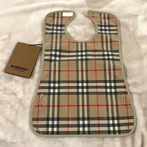 Burberry Wes vintage check bib BNWT Adjustable and reversible